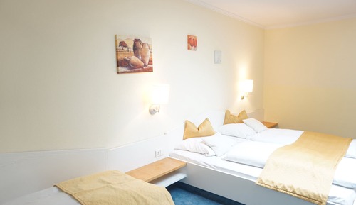 Dreibettzimmer
