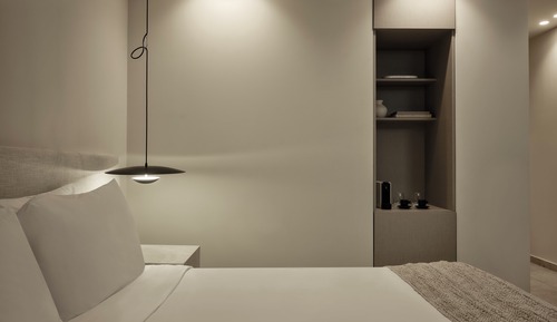 Basement Level Triple Room with Window