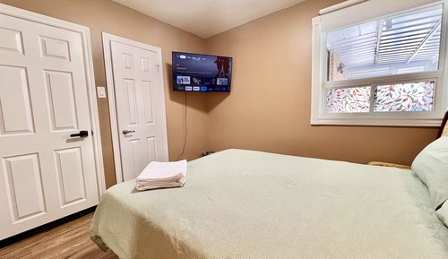 Basic-Zimmer, 1 Queen-Bett, Gemeinschaftsbad