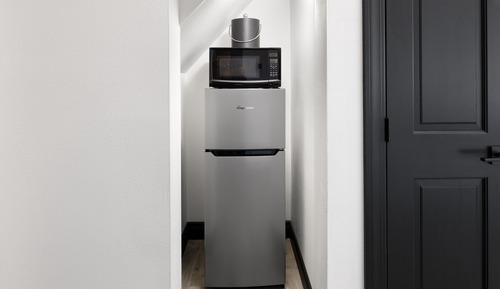 Signature-Zimmer (Not pet friendly)