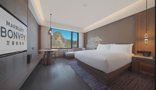 Zimmer, 1 King-Bett, Bergblick