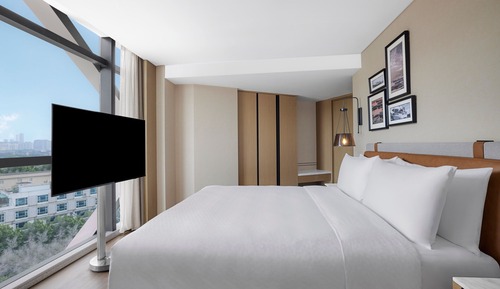 Superior-Suite, 1 King-Bett, Stadtblick