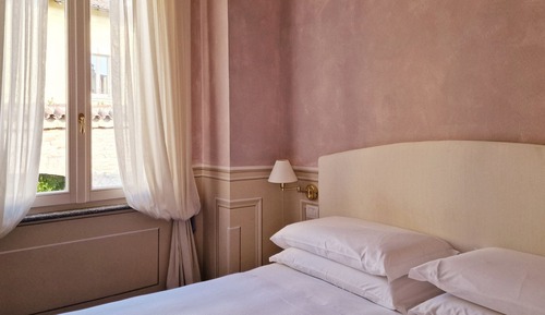 Classic-Doppel- oder -Zweibettzimmer