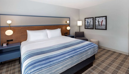 Suite, 1 King-Bett, barrierefrei, Nichtraucher (Hearing, Bathtub w/Grab Bars)