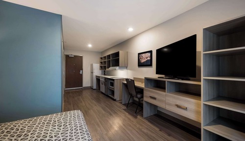 Studiosuite, 1 Queen-Bett, Nichtraucher (Roll-in Shower)