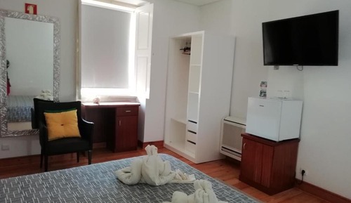 Design-Doppel- oder -Zweibettzimmer