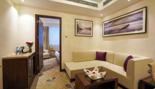 Suite, 1 King-Bett, Nichtraucher (Separate Living Room)