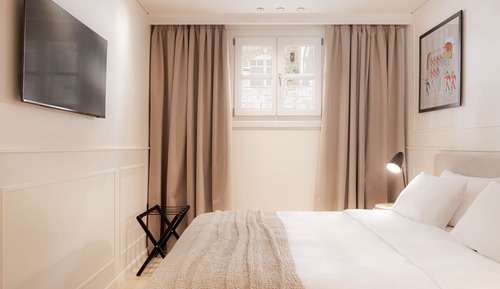 Standard Double Room with Window