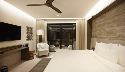 Premier-Zimmer, 1 King-Bett, Nichtraucher, Talblick (Balcony)