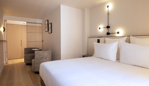 Superior-Doppel- oder -Zweibettzimmer