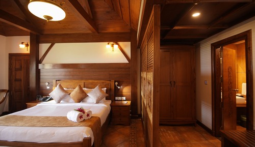 Premium-Zimmer, 1 King-Bett, Seeblick, zum Garten hin