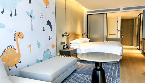 Familienzimmer, 1 King-Bett, Stadtblick