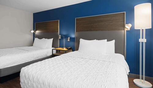 Zimmer, 2 Queen-Betten, barrierefrei (Hearing)