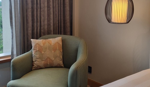 Classic-Zimmer, 1 King-Bett, Poolblick