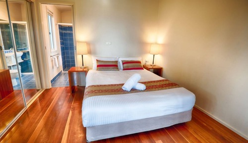 Superior-Ferienhütte, 2 Schlafzimmer (Sleeps 4)