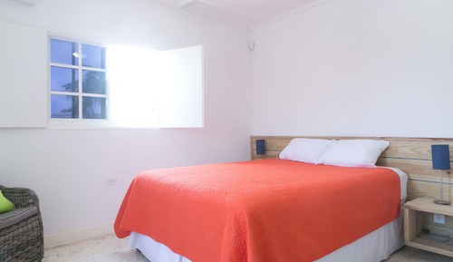 2-Bedroom Vacation House