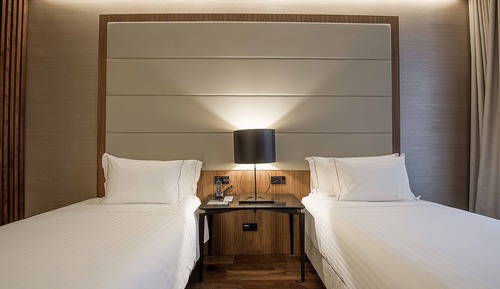 Familienzimmer, Verbindungszimmer