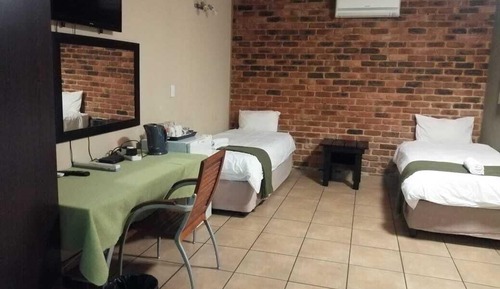Familienzimmer (Ground floor, sleeps max 4)