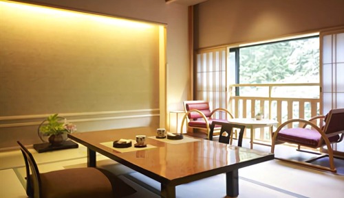 Without bath in the room, 20 minutes from Izumisano by bus, can't serve dinner after 7 PM Check in