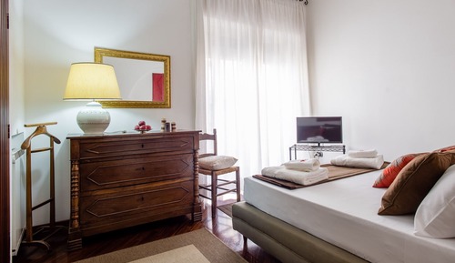 Doppel- oder Zweibettzimmer