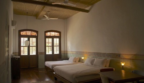 Studio (Flat with Kitchenette, First Floor)