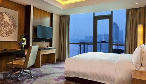 Classic-Zimmer, 1 King-Bett, Balkon, Flussblick