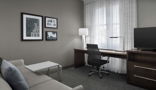 Suite, 1 Schlafzimmer (Mobility Accessible, Roll-In Shower)