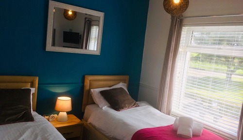 Standard Twin Room, Ensuite