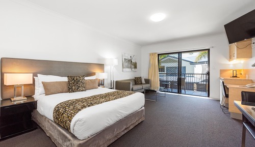 Deluxe-Doppelzimmer, 1 King-Bett, Balkon, Poolblick (King Balcony)