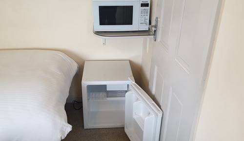 Standard-Zweibettzimmer, mit Bad, Gartenblick