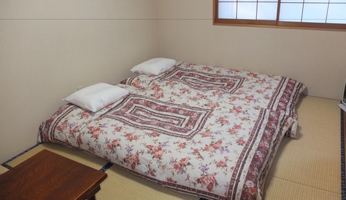 Traditional-Zweibettzimmer