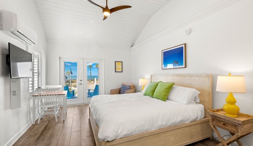 Deluxe-Studio (Gulfstream)