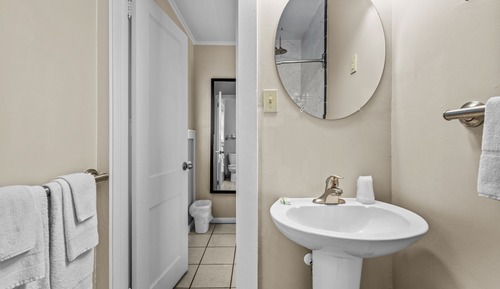 Standardzimmer, 1 Queen-Bett, Blick auf den Innenhof