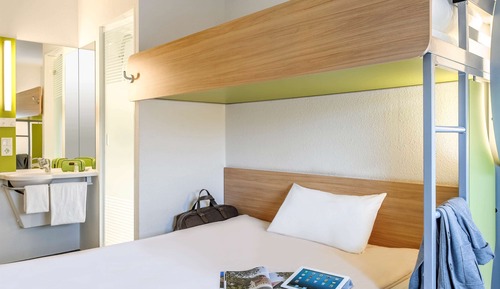 Dreibettzimmer, Mehrere Betten