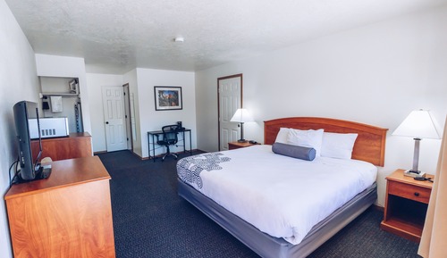 Standard Room, 1 King Bed