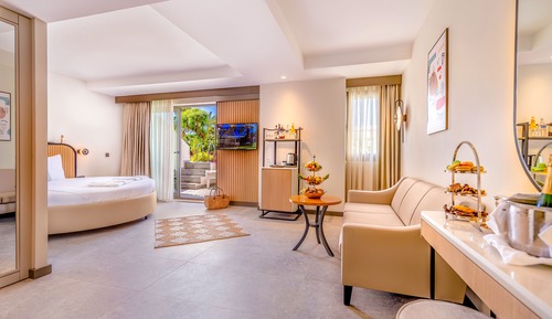 Comfort Swim up Room +13