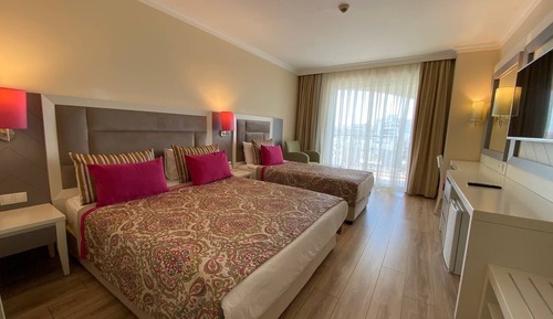 Standard Room, Partial Sea View