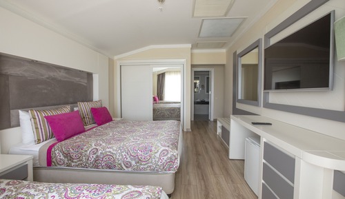 Jakuzili Deluxe Room