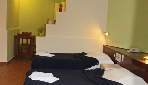Dreibettzimmer, Gartenblick