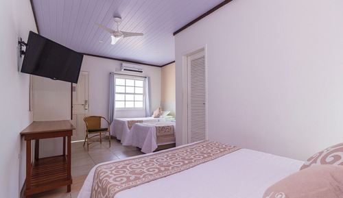 Standard-Vierbettzimmer