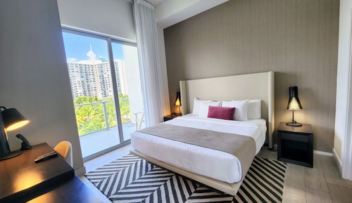 Panoramic-Apartment, Kanalblick