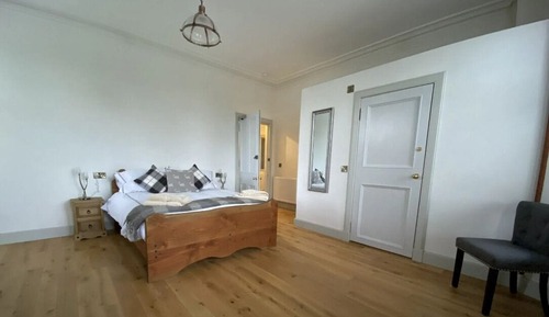 Dreibettzimmer