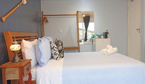 Zimmer, 1 Doppelbett, eingeschränkter Meerblick