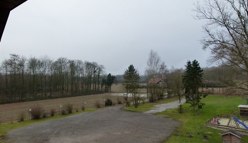 Zimmer, 2 Schlafzimmer, Balkon, zum Garten hin