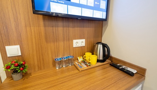 Economy-Dreibettzimmer, ohne Fenster