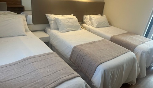 Deluxe-Dreibettzimmer, 3 Einzelbetten