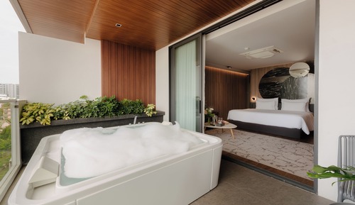 Grand Jacuzzi Super King