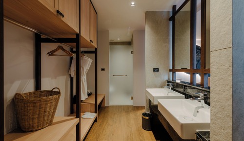 Deluxe-Zimmer, 1 King-Bett, Nichtraucher, Poolblick