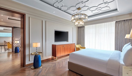 Presidential-Suite, 1 King-Bett