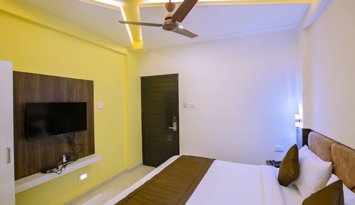 Executive NONA/C Room